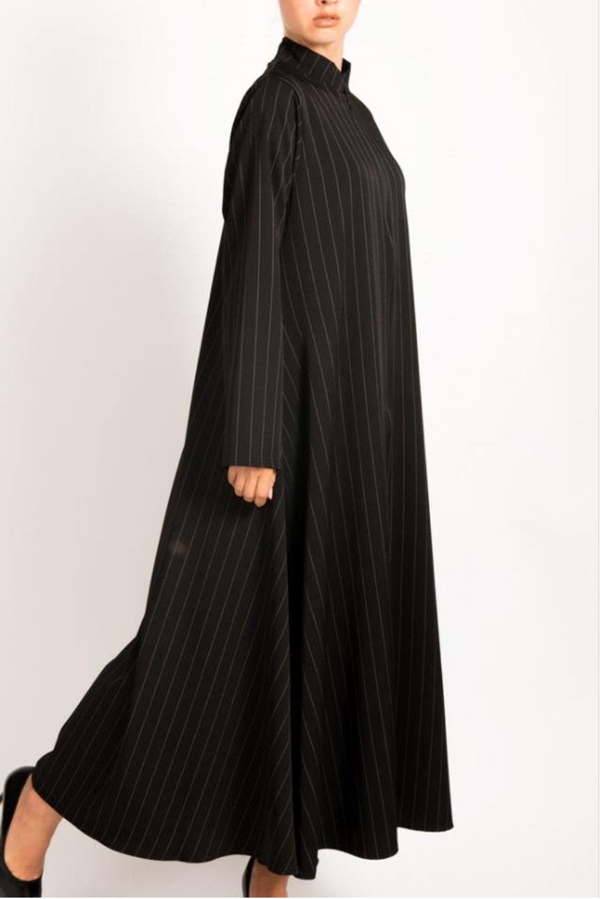 Front zip pinstripe abayah with pockets on each side - Q&S Islamic Store